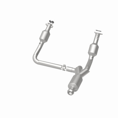 MagnaFlow 14-15 Chevrolet Silverado 1500 Underbody 4.3L / 5.3L Direct-Fit Catalytic Converter - 280424