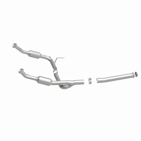 MagnaFlow Direct Fit Catalytic Converter OEM 2004-2005 Ford Explorer/Mercury Mountaineer Underbody - 4551013