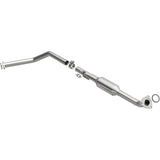 MagnaFlow Direct Fit Catalytic Converter OEM 2001-2004 Toyota Sequoia Underbody - 4551060