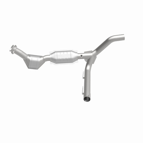 MagnaFlow Direct Fit Catalytic Converter 97-98 Ford F-150 4.6L - 447140