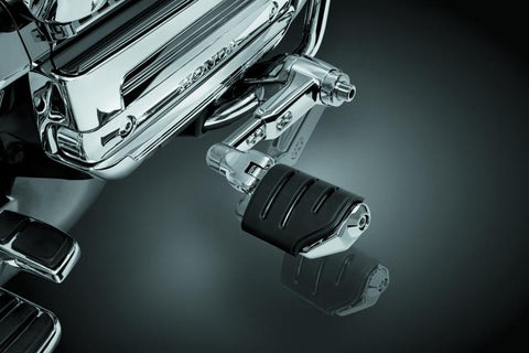 Kuryakyn Ergo III Adjustable Mount With Trident Dually ISO Pegs Chrome - 4081