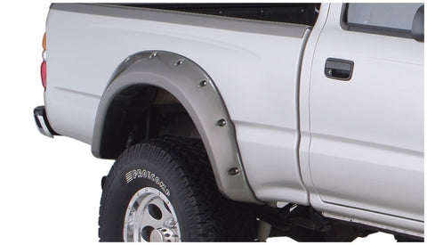 Bushwacker 95-04 Toyota Tacoma Fleetside Cutout Style Flares 4pc 74.5in Bed w/ 4WD Only - Black - 31919-02