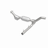 MagnaFlow Direct Fit Catalytic Converter 97-98 Ford F-150 4.6L - 447140