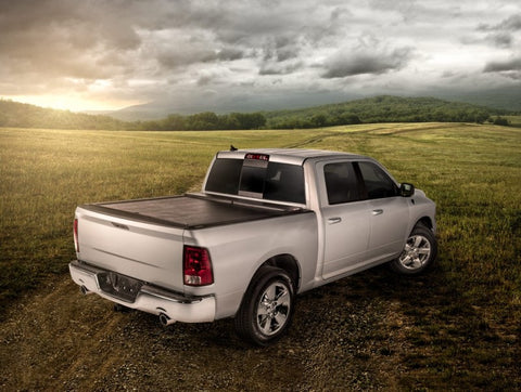 Roll-N-Lock 07-18 Toyota Tundra Crew Max Cab XSB 65in M-Series Retractable Tonneau Cover - LG570M