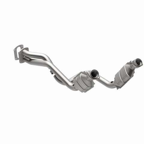 MagnaFlow Direct Fit Catalytic Converter 05-07 Ford F250/F350 5.4L - 49911