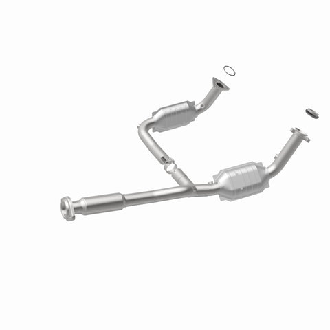 MagnaFlow Direct Fit Catalytic Converter 05-06 GMC Envoy XL Denali - 49886