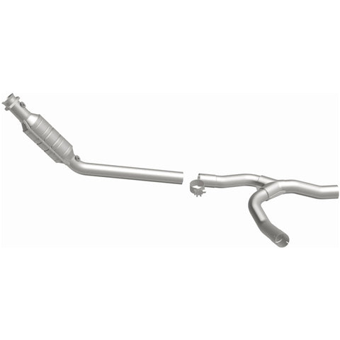 MagnaFlow Direct Fit Catalytic Converter 04-05 Dodge RAM 1500 Pickup 3.7L (Inc 4WD 4.7L) P/S - 93420