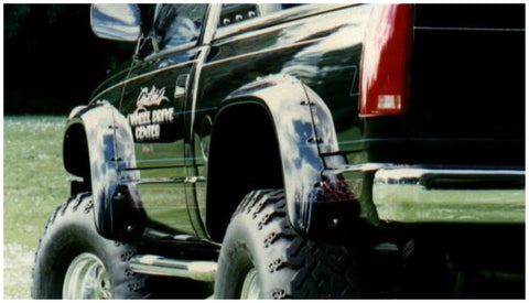 Bushwacker 88-99 Chevy C1500 Cutout Style Flares 2pc - Black - 40009-11