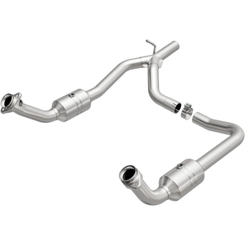 MagnaFlow Direct Fit Catalytic Converter 2009-2014 E-150 4.6 L Underbody - 52153