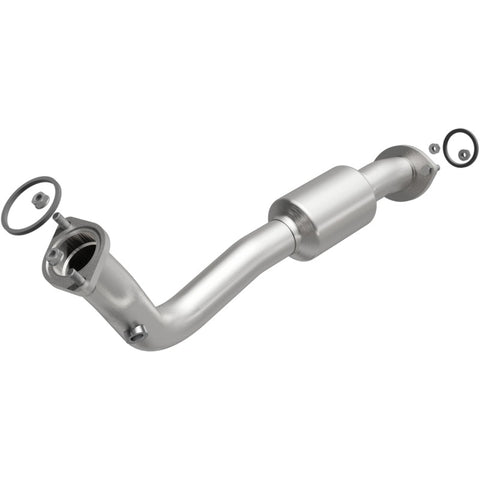 MagnaFlow Direct Fit Catalytic Converter 13-15 RAV4 2.5 Underbody - 52543