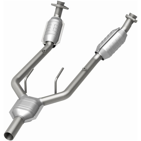 MagnaFlow Direct Fit Catalytic Converter 96-97 Mercury Cougar 3.8L - 444080