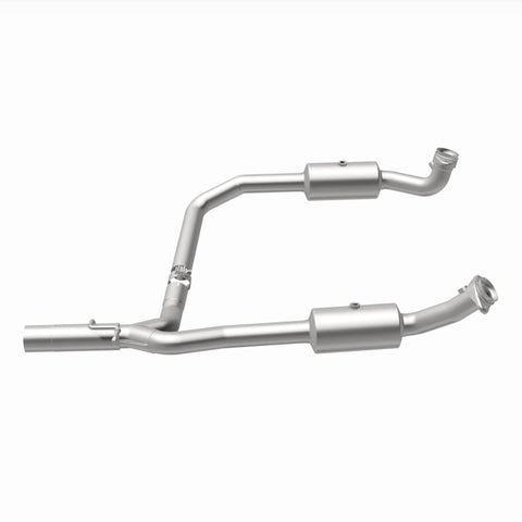MagnaFlow 09-13 Ford E-350 Super Duty V10 6.8 OEM Underbody Direct Fit Catalytic Converter - 21-599