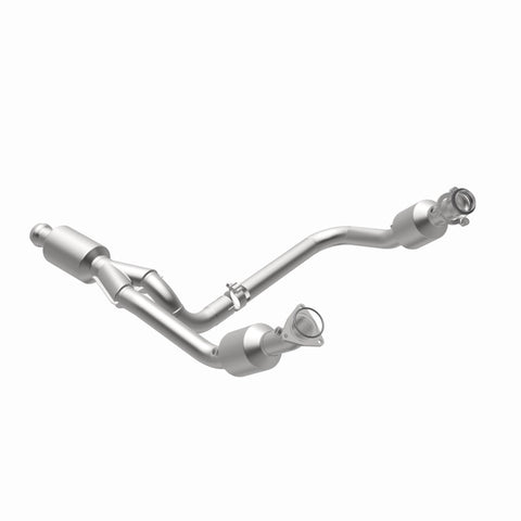 MagnaFlow 14-15 Chevrolet Silverado 1500 Underbody 4.3L / 5.3L Direct-Fit Catalytic Converter - 280424