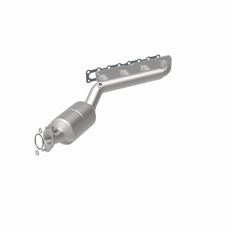 MagnaFlow Direct-Fit SS Catalytic Converter 04-06 Nissan Titan 5.6L V8 (California) - 4451501