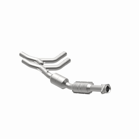 MagnaFlow Direct Fit Catalytic Converter 05-07 Ford E150 4.6L Passenger Side - 51310