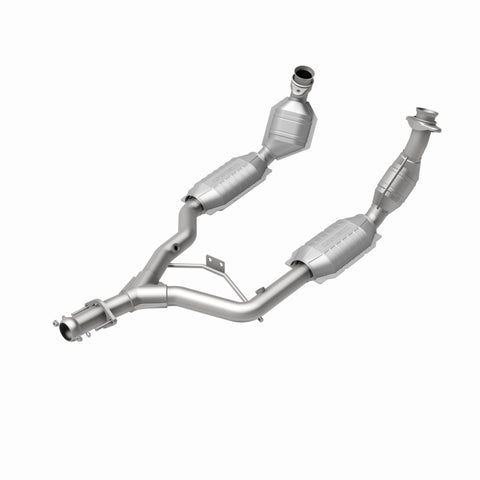 MagnaFlow Direct Fit Catalytic Converter 96-98 Ford Mustang 3.8L - 93344