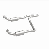 MagnaFlow 09-13 Ford E-350 Super Duty V10 6.8 OEM Underbody Direct Fit Catalytic Converter - 21-599