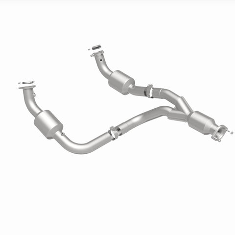 MagnaFlow 12-20 Chevrolet Express 4500 Underbody 6.0L Direct Fit Catalytic Converter - 280505
