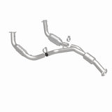 MagnaFlow Direct Fit Catalytic Converter 11-13 Chev Silverado 2500 HD/3500 HD 6.0L - 51812