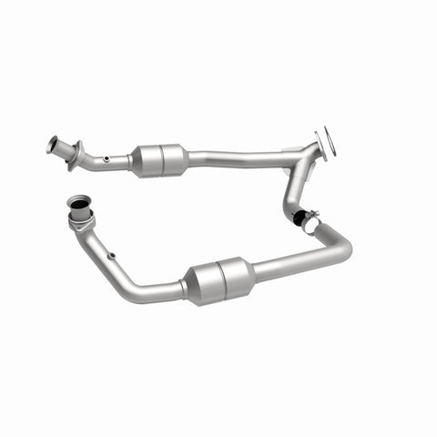 MagnaFlow Direct Fit Catalytic Converter 2002 Ford E-Series Vans 5.4L - 447378