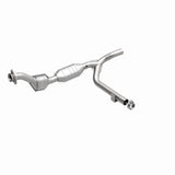 MagnaFlow Direct Fit Catalytic Converter 99 Ford F-150 4.6L - 23082