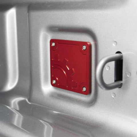 BuiltRight Industries 2020 Jeep Gladiator Bed Plug Plate Cover (Alum) - Red - 110016