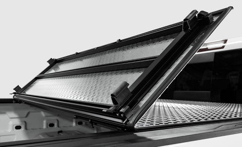 Access LOMAX Tri-Fold Cover 2019 Dodge Ram 1500 5Ft 7 In Box (Exc 2019 Classic) - Blk Diamond Mist - B0040059