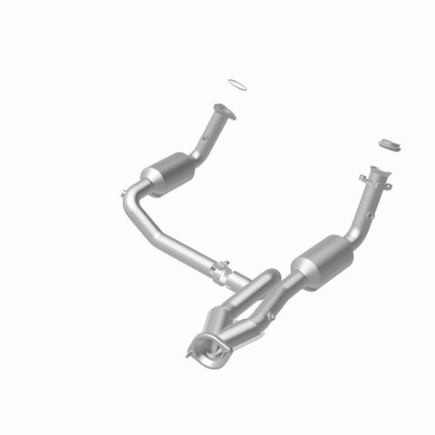 MagnaFlow Conv Direct Fit OEM 2005 GMC Sierra/Chevrolet Silverado 1500/Cadillac Escalade Underbody - 4551419