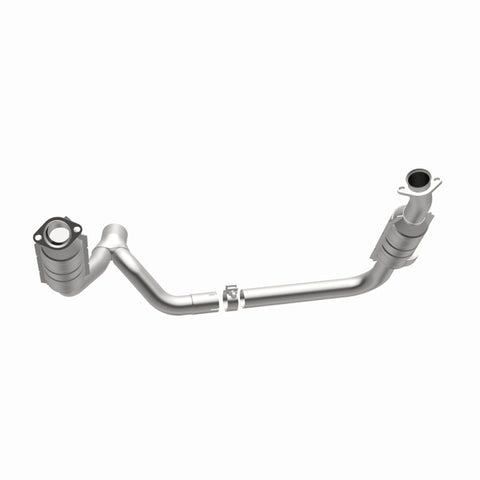 MagnaFlow Direct Fit Catalytic Converter 2006 Dodge RAM 1500 Pickup 5.7L Solid Front Axle - 49711