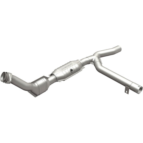 MagnaFlow Direct Fit Catalytic Converter 00-01 Ford F-150 4.6L 2wd - 93153
