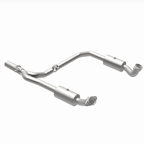MagnaFlow 09-13 Ford E-350 Super Duty V10 6.8 OEM Underbody Direct Fit Catalytic Converter - 21-599