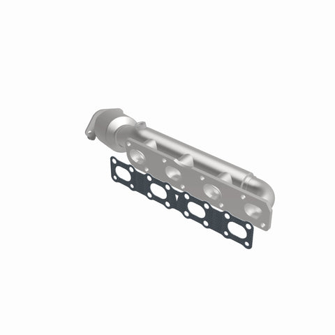 MagnaFlow Direct-Fit California Manifold Catalytic Converter 04-06 Nissan Titan 5.6L V8 - 4451500
