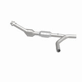 MagnaFlow Direct Fit Catalytic Converter 00-04 Ford E150 4.6L Passenger Side - 458002
