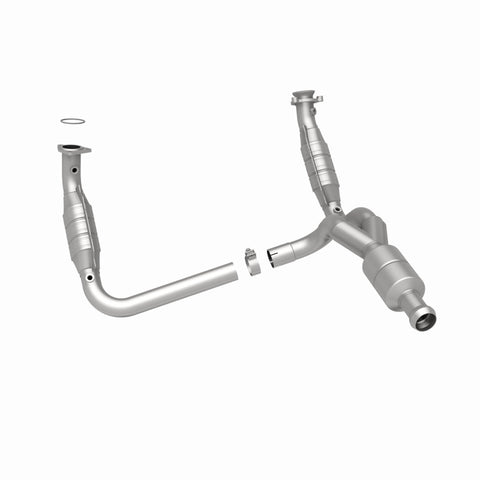 MagnaFlow Direct Fit Catalytic Converter 10-13 GMC Sierra 1500 V6 4.3L - 5481578