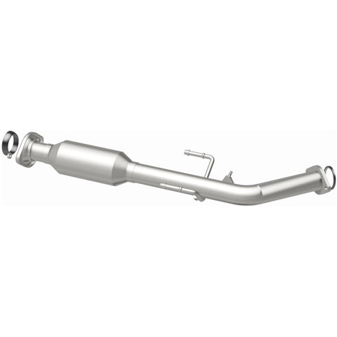 MagnaFlow Direct Fit Catalytic Converter 01-03 Toyota Sienna 3.0L - 23135