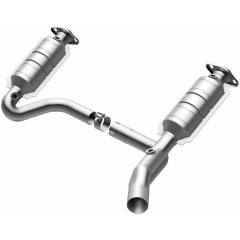 MagnaFlow Direct Fit Catalytic Converter RAIDER- 2006 8 4.7L OEM - 49463
