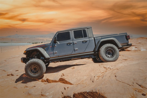 Tuff Country 20-23 Jeep Gladiator 3.5in Suspension Lift with New Shocks - 43205KN