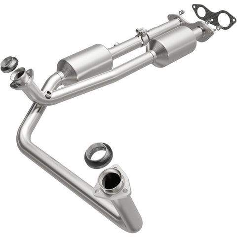 MagnaFlow Direct Fit Catalytic Converter California Grade 96-00 GM Tahoe/Yukon/Escalade 5.7L - 4451453