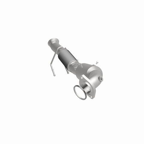 MagnaFlow Direct Fit Catalytic Converter 16-17 Ford Focus 2.3L Underbody - 21-427