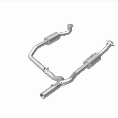MagnaFlow 09-13 Ford E-350 Super Duty V10 6.8 OEM Underbody Direct Fit Catalytic Converter - 21-599