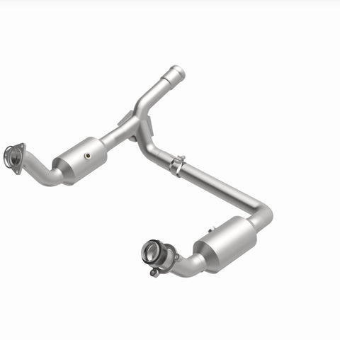 MagnaFlow 19-20 GMC Sierra 1500 Single Underbody 4.3L/5.3L Direct Fit Catalytic Converter - 280656