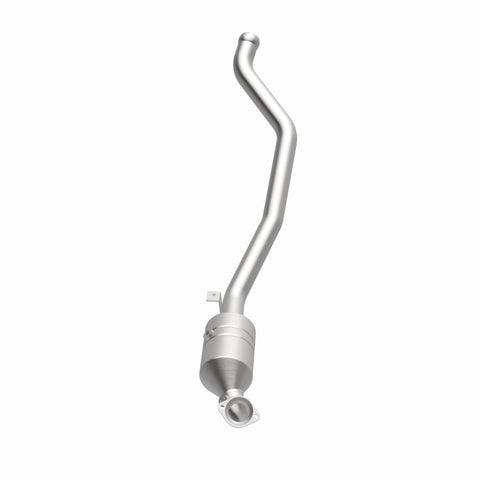 MagnaFlow Direct Fit Catalytic Converter 2006-2011 R350 3.5 L Underbody - 52178