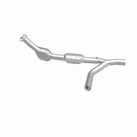 MagnaFlow Direct Fit Catalytic Converter 97-00 Ford Vans 4.2L - 447180