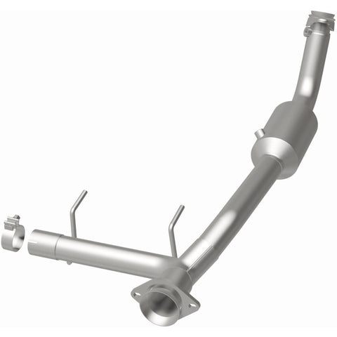 MagnaFlow Direct Fit Catalytic Converter 05-06 Lincoln Navigator 5.4L w/ 3in Main Piping - 52508