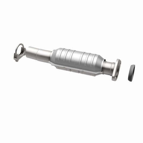 MagnaFlow Direct Fit Catalytic Converter 04-06 Toyota Sienna 3.3L AWD Rear - 24158