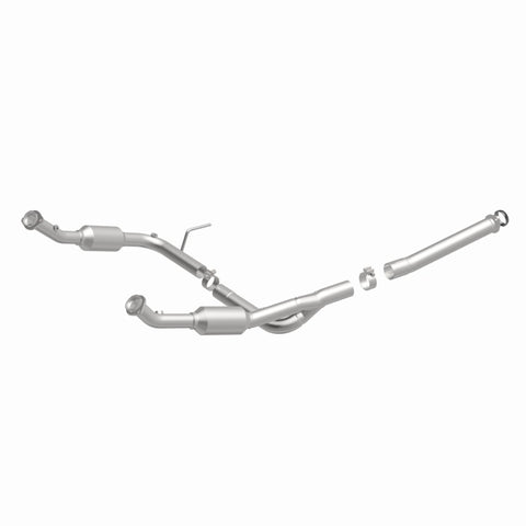 MagnaFlow Direct Fit Catalytic Converter OEM 2004-2005 Ford Explorer/Mercury Mountaineer Underbody - 4551013