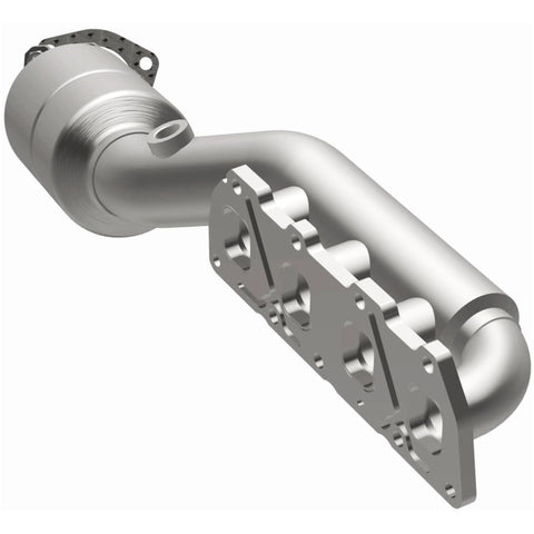 MagnaFlow Direct Fit Catalytic Converter 02-04 Volkswagen Passat 4.0L - 452799