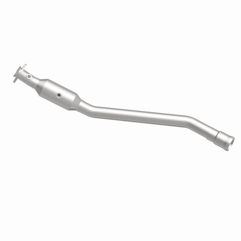 MagnaFlow Direct Fit Catalytic Converter 13-14 Mercedes-Benz GL450 V8 4.6 OEM Underbody - 21-486