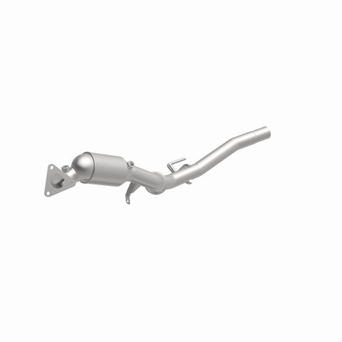 MagnaFlow Direct Fit Catalytic Converter 11-15 Volkswagen Touareg V6 3.6 OEM Underbody - 52411