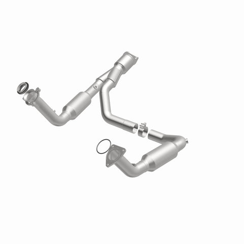 MagnaFlow Conv Direct Fit 07-09 Chevy Trailblazer SS 6.0L V8 - 5451650